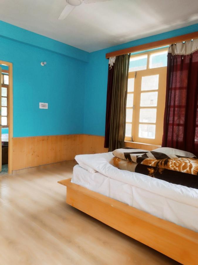 Woods Inn Mountain View Manali Экстерьер фото